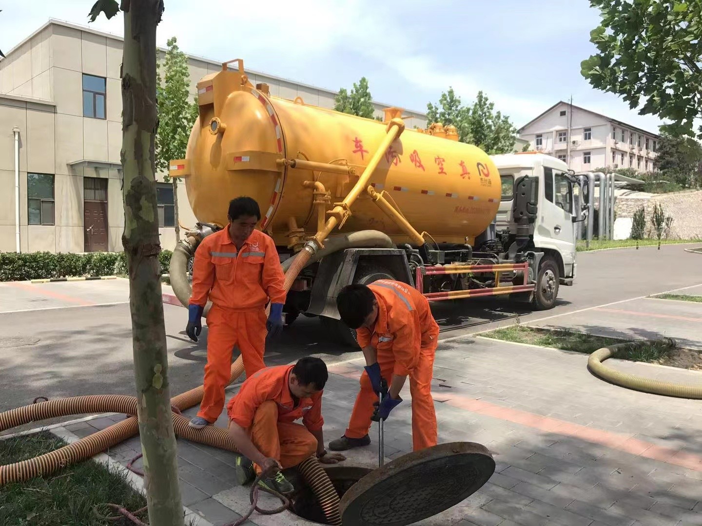 拜城化粪池清理与5-8吨吸粪车施工效率分析